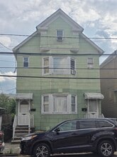 Building Photo - 6 W 35th St