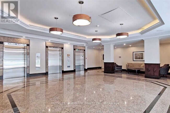 Photo du bâtiment - 2155 Burnhamthorpe Rd W