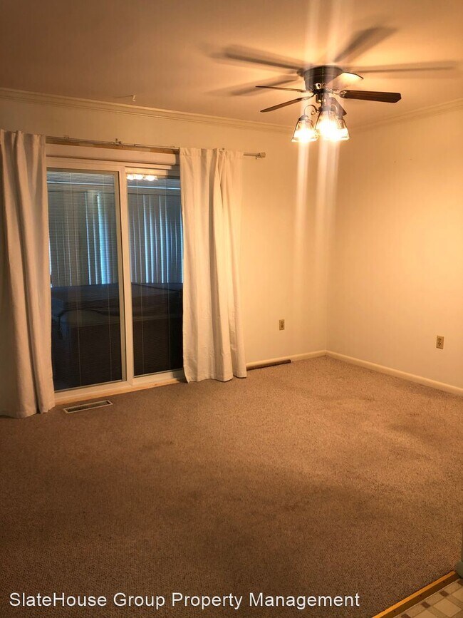Building Photo - 2 br, 1.5 bath House - 984 E Maple St