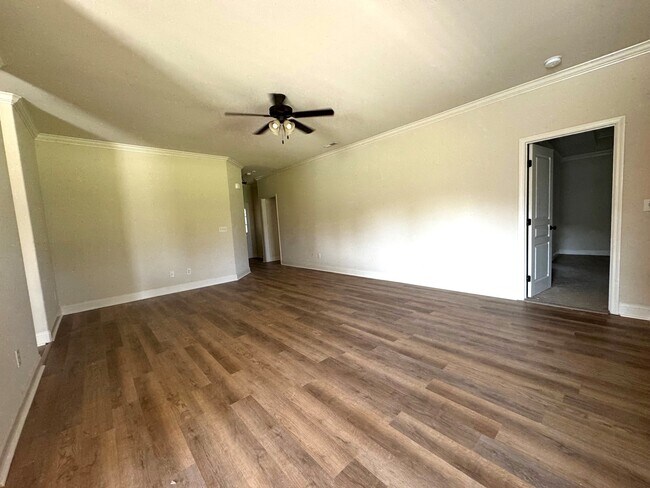 Building Photo - 124 Sandi Paige Ln
