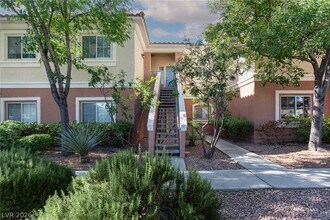 Building Photo - 10553 Pine Glen Ave