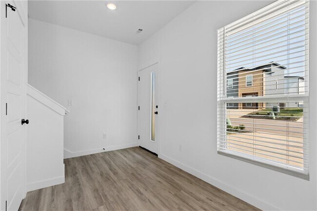 Foto del edificio - 1031 Ventnor Ave