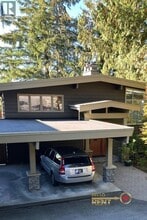 Building Photo - 771 Montroyal Blvd