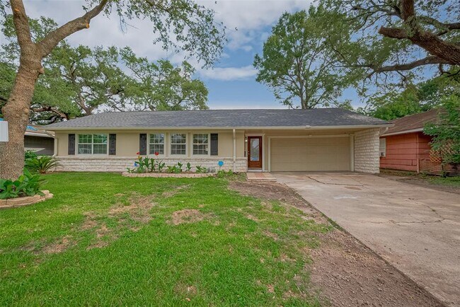 Foto del edificio - 8045 Ridgeview Dr