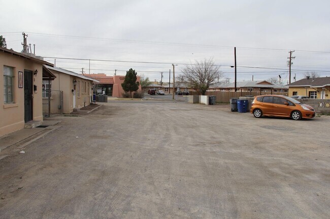 Building Photo - 8907 Old County Dr