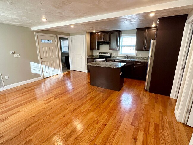 Foto del edificio - 88 - 88 1/2 Tremont Street Peabody, MA 01960