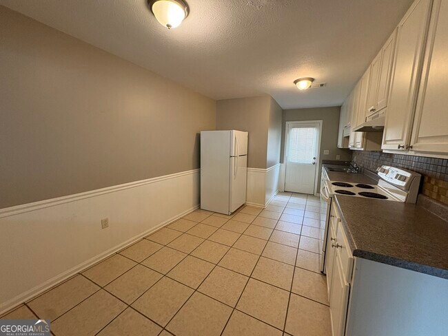 Foto del edificio - 1701 Claxton Dairy Rd