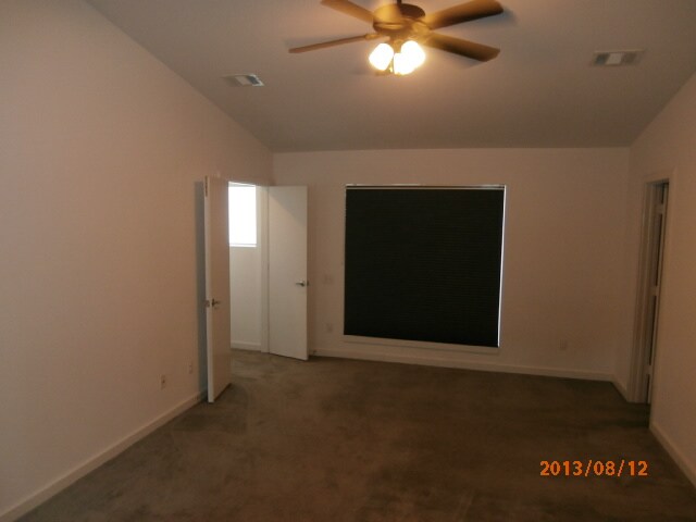 Building Photo - 6143 Gehring St