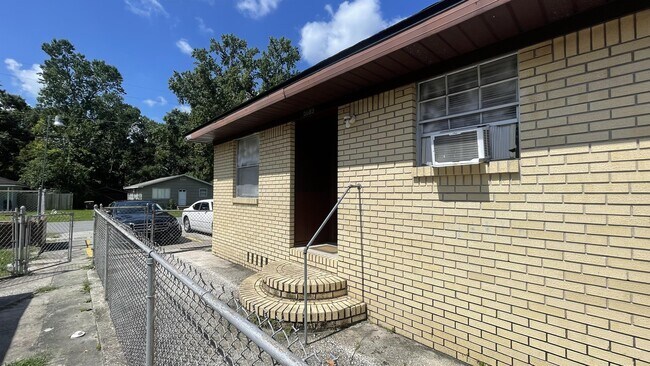 Foto del edificio - 5689 Atlee Ave