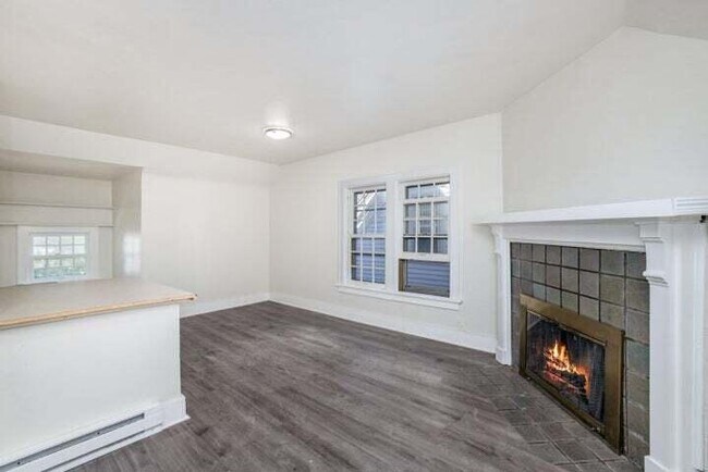 Foto del edificio - 2722 N Stowell Ave