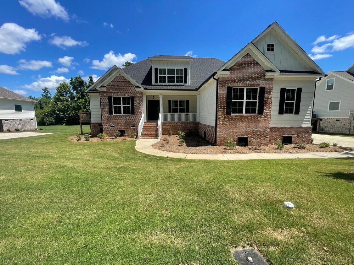 Primary Photo - Charming Fully Furnished 2 Bedroom Home wi...