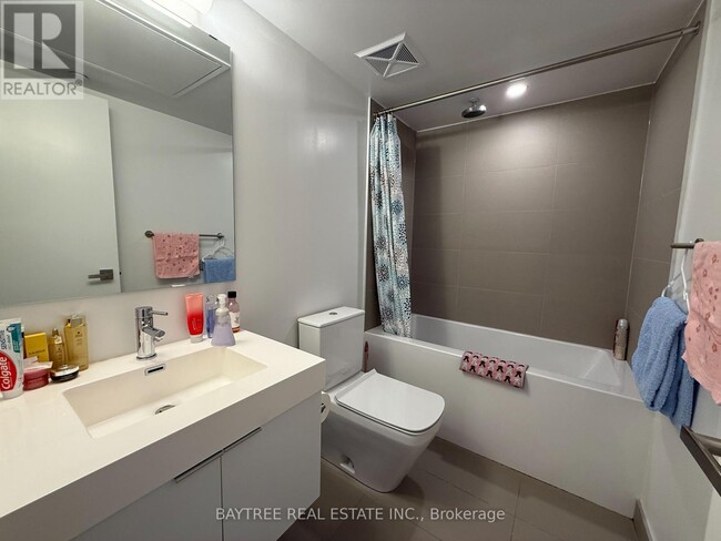 Building Photo - 99 Foxbar Rd