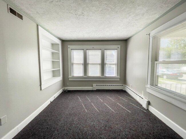 Building Photo - 210 S Nichols Ave