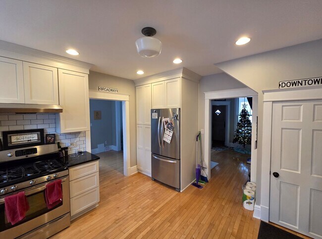 Foto del edificio - 1129 E 6th St