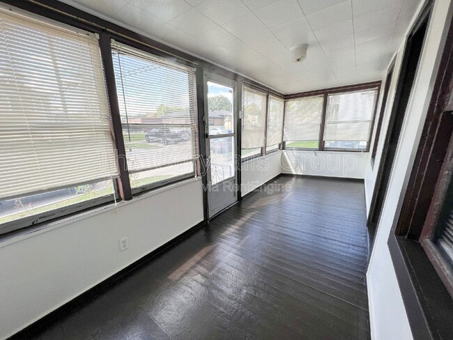 Foto del edificio - 230 Creve Coeur St