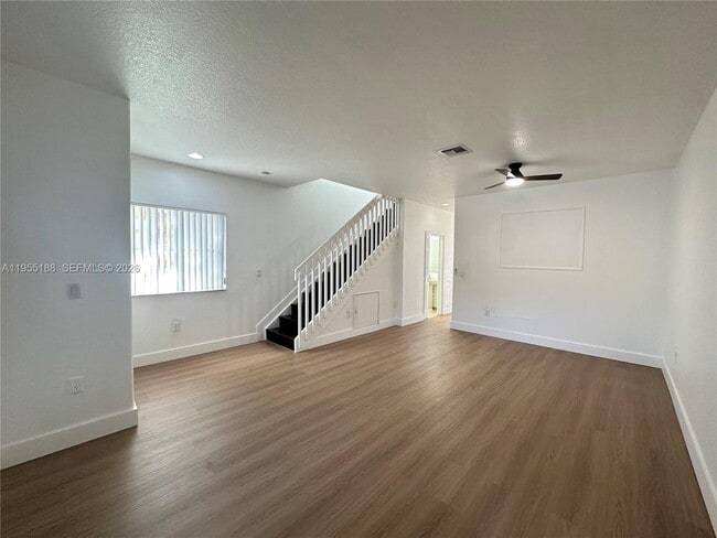 Foto del edificio - 8389 SW 26 th St