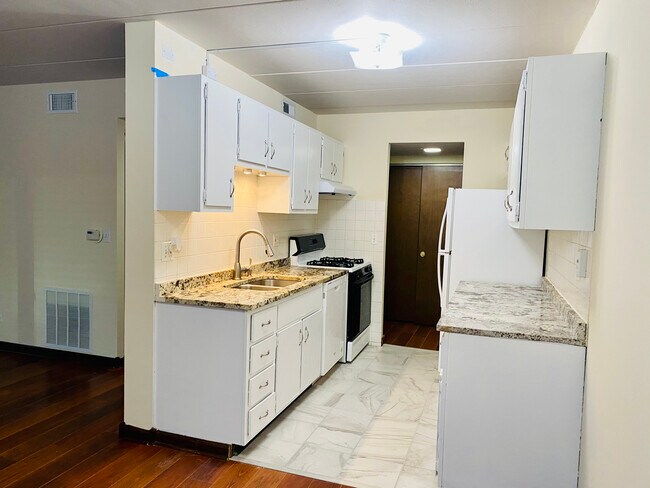 Foto del edificio - 5S040 Pebblewood Ln