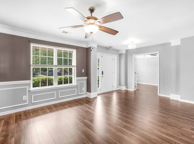 Building Photo - 135 Elba Dr