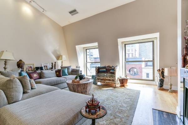 Building Photo - 201 Newbury St