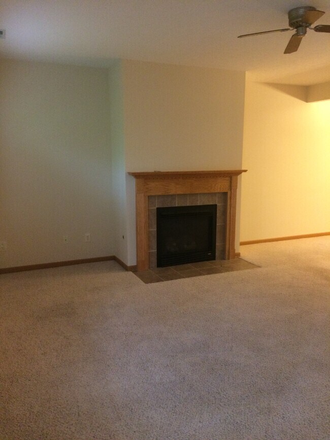 Foto del edificio - 3698 Gibbstone Dr