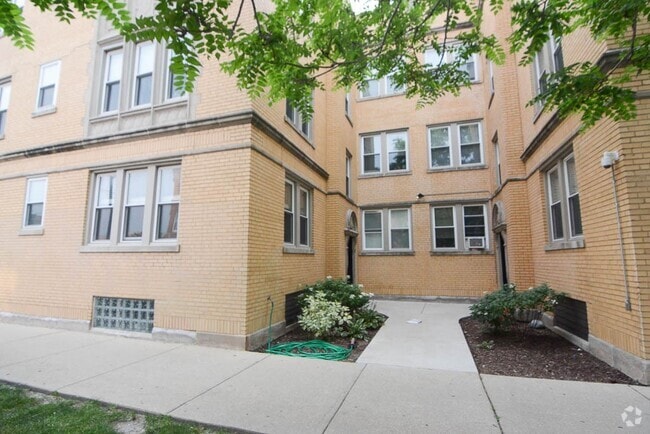 Building Photo - 2359 N Drake Ave