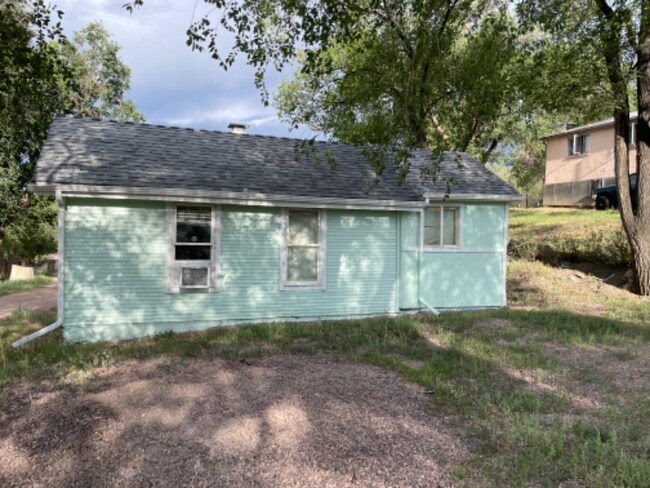 Building Photo - 1025 W Cimarron St