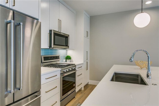 Foto del edificio - 3221 Rosedale Ave