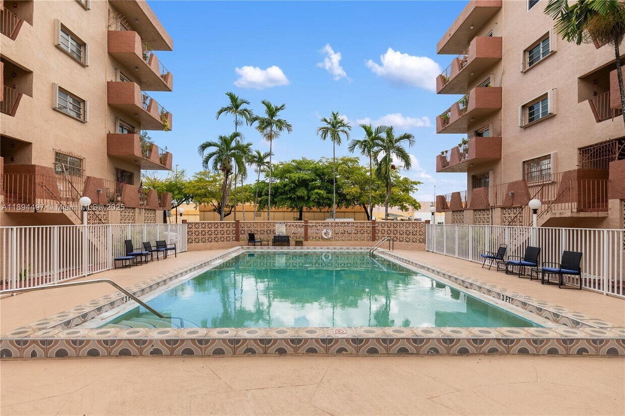 Foto principal - 1630 W 46th St