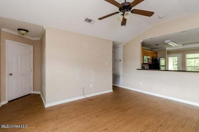 Building Photo - LONG BEACH SCHOOLS - 3 BED, 2 BATH BRICK HOME