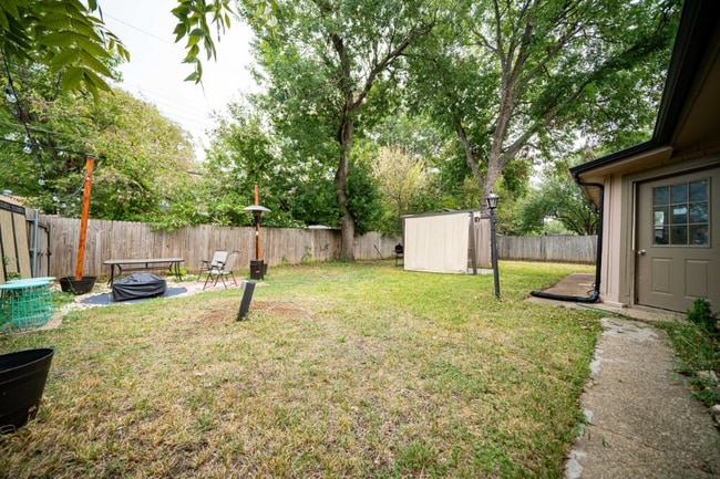 Building Photo - 1703 Monaco Dr