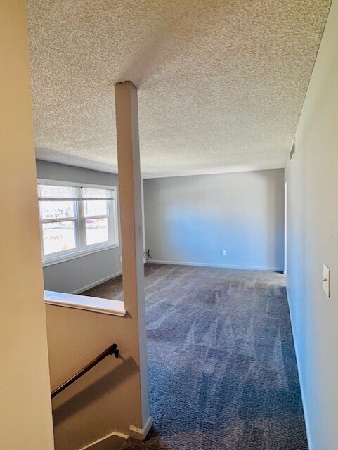 Foto del edificio - 1221 N School St