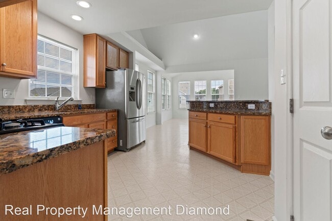 Building Photo - 4 br, 2.5 bath House - 17770 Seashore Drive