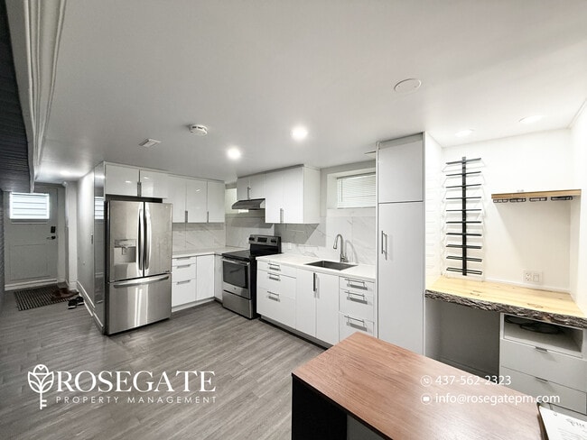 Building Photo - Bright 1-Bedroom Walk-Out Basement with Free Internet & Parking in Mississauga