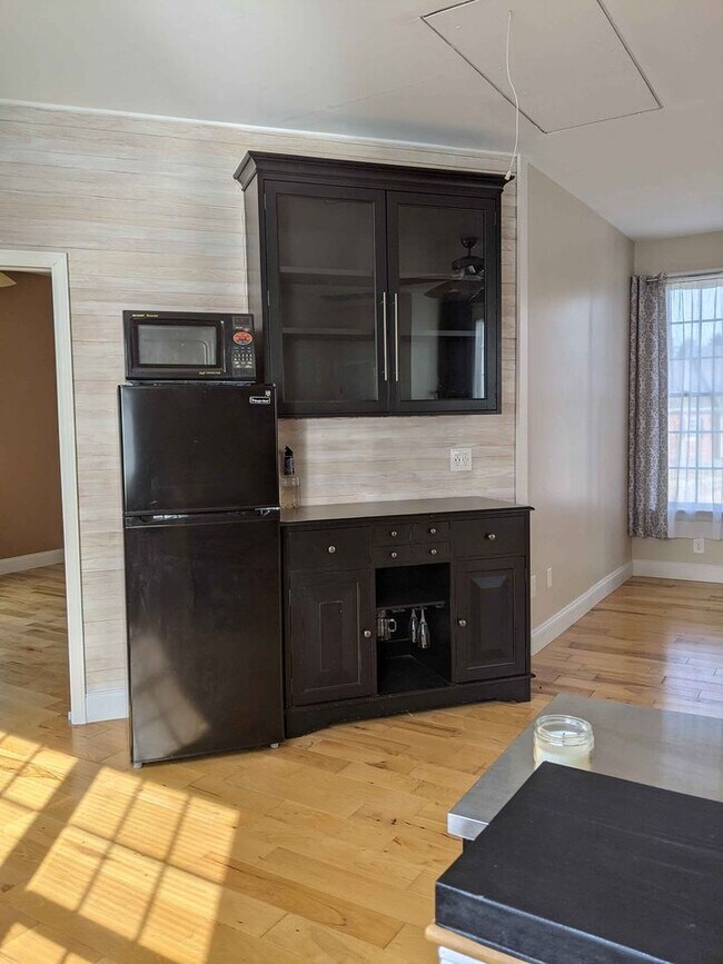 Foto del edificio - 2713 Rolling Oaks Ln