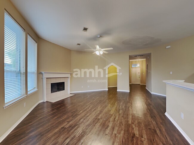 Building Photo - 1813 Sherwood Forest Circle