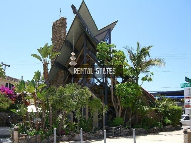 Building Photo - 4 bedroom in San Diego CA 92109