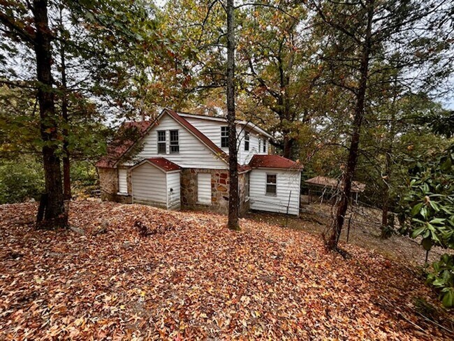 Building Photo - 149 Ravine St