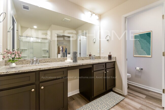 Foto del edificio - 54 Tilbury Pointe