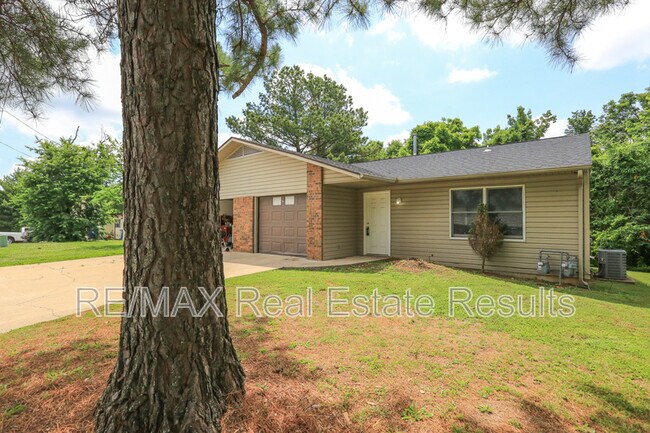 Foto del edificio - 205 White Oak Dr NE