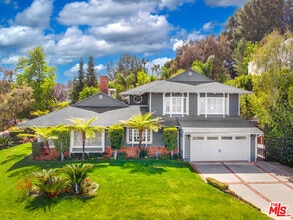 Building Photo - 3690 Crownridge Dr