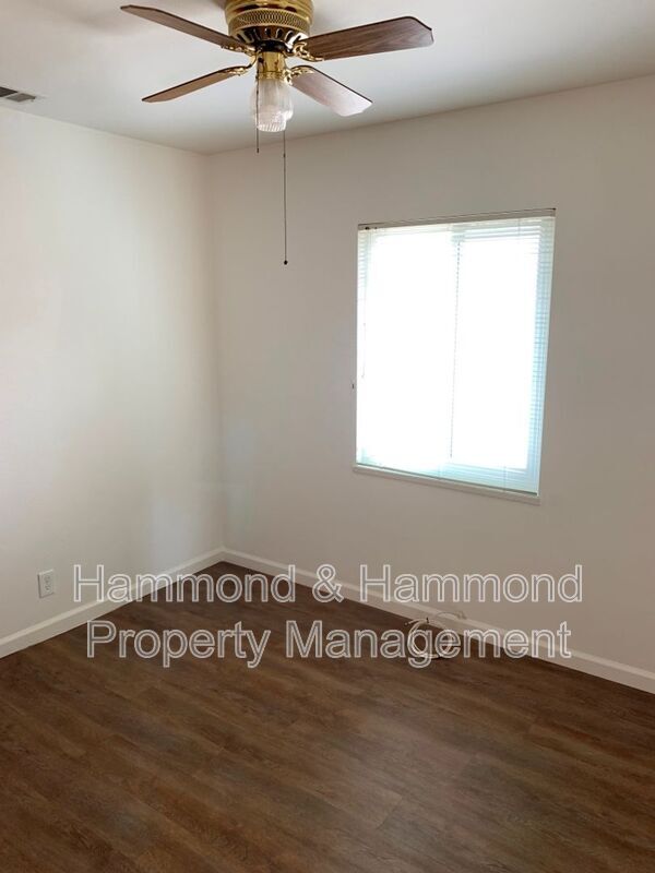 Building Photo - 21229 De La Guerra St