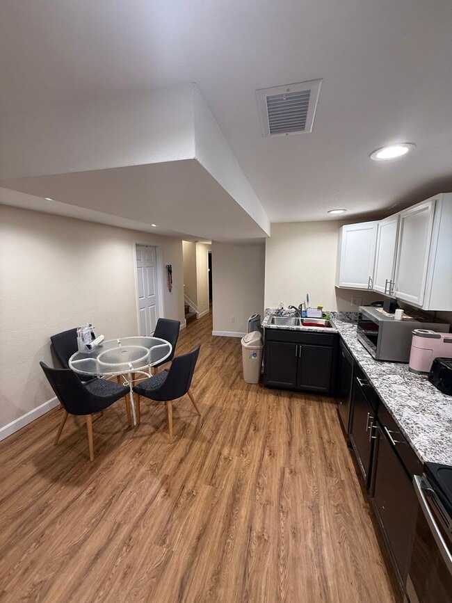 3 Bedroom 1 Bathroom Available in Anshutz Medical Center Area - 3 Bedroom 1 Bathroom Available in Anshutz Medical Center Area Townhome