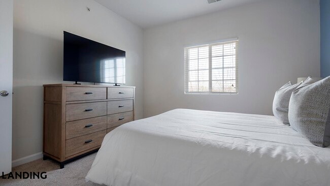 Building Photo - 9015 Kings Grant Dr