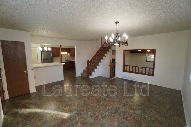 Foto del edificio - 5859 Newcombe Ct
