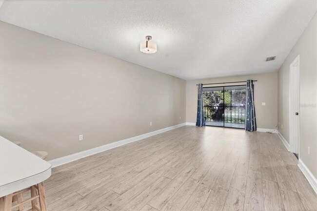 Building Photo - 7866 Eagle Creek Dr