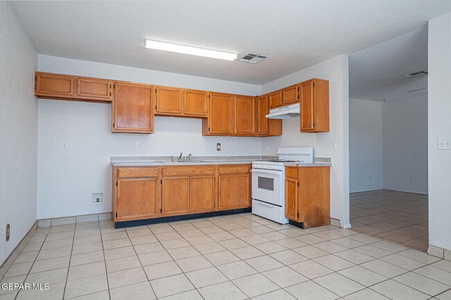 Building Photo - 2352 Tierra Blanda Dr