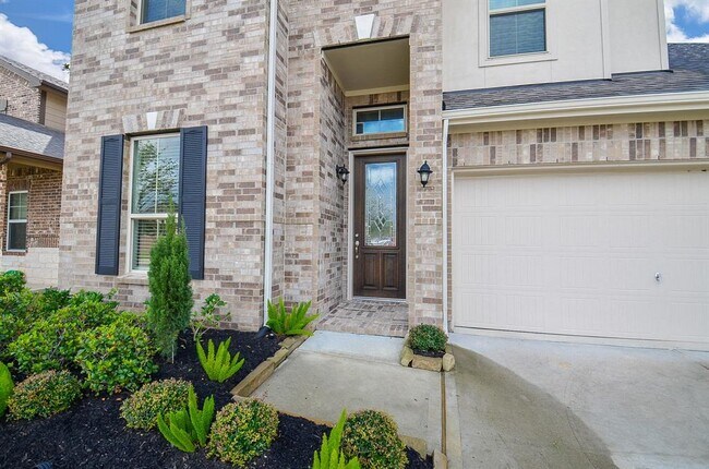Building Photo - 24327 Golden Fallow Dr