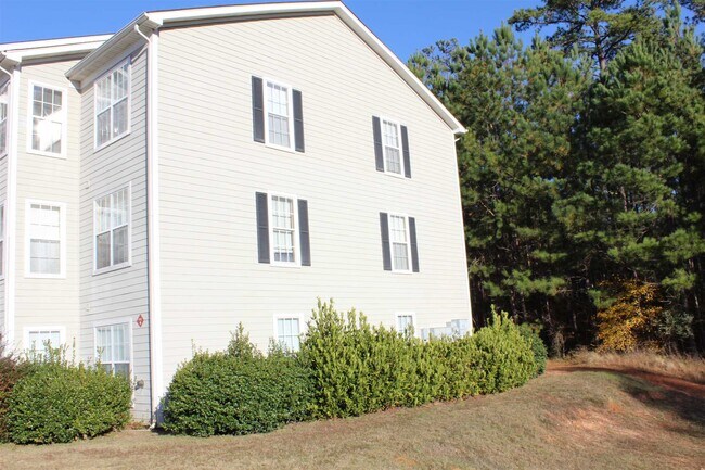 Building Photo - 103 Primrose Path