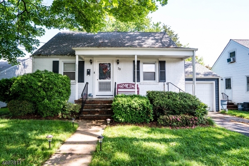 Primary Photo - 30 Sherwood St