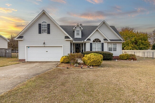 Building Photo - MUST SEE 3 BR | 2 BA w/ Finished Bonus Roo...